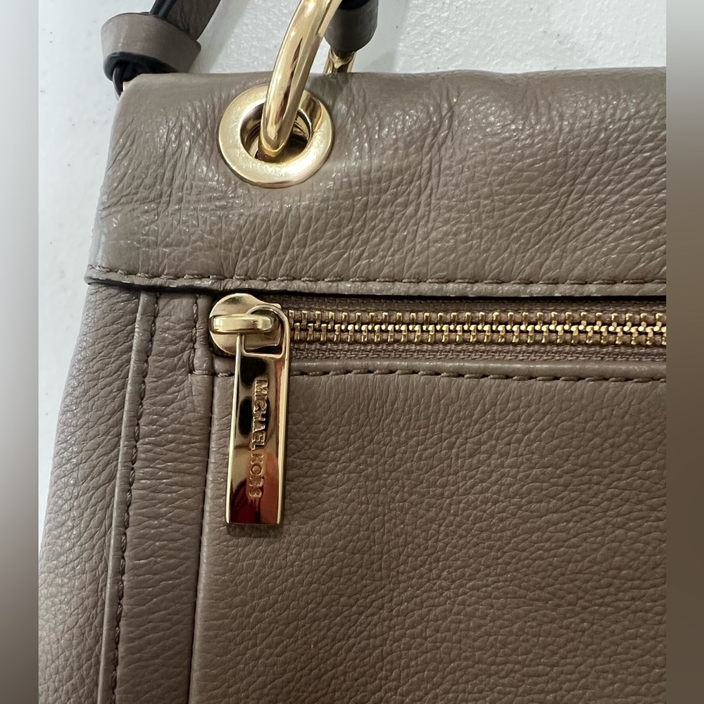 Michael Kors shoulder bag leather fashion unique flap purse rare - Picture 9 of 15